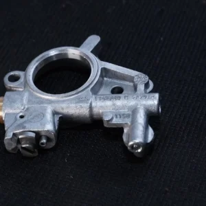 OIL PUMP PART NO. 11426403200
